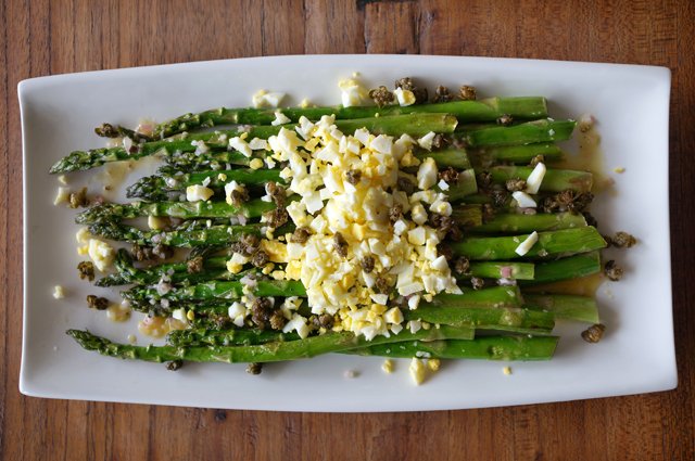 asparagus and egg