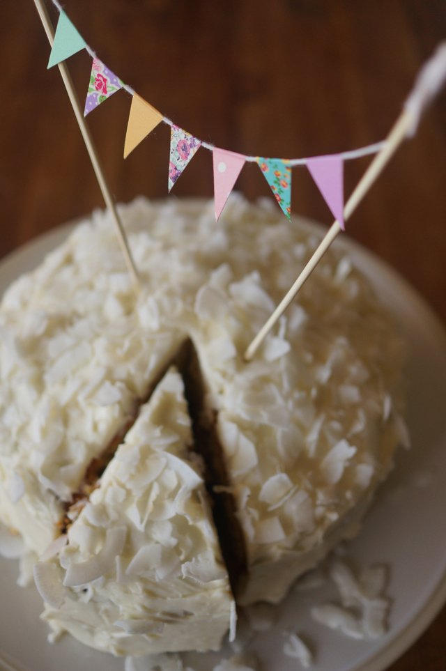 DIY Bunting Cake Topper – HonestlyYUM