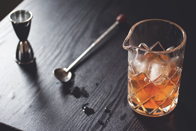 Old Fashioned Cocktail // HonestlyYUM