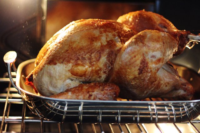 http://honestlyyum.com/wp-content/uploads/2013/11/Dry-brine-turkey-7.jpg