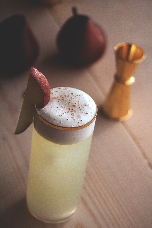 http://honestlyyum.com/wp-content/uploads/2013/11/pear.sonata.cocktail.recipe.2.2.jpg