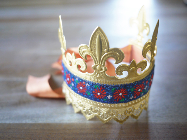 diy paper crown