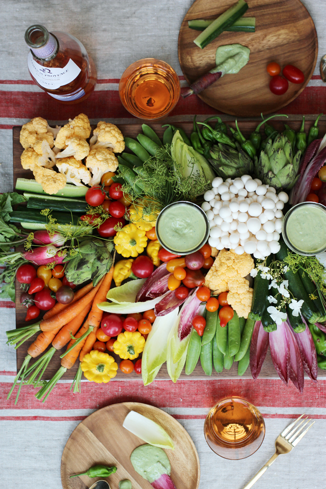 Crudite platter and dip | HonestlyYUM