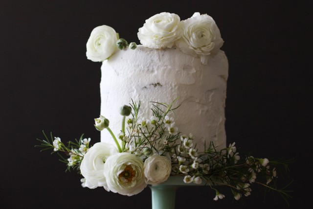 Green tea chiffon and white chocolate cake | HonestlyYUM