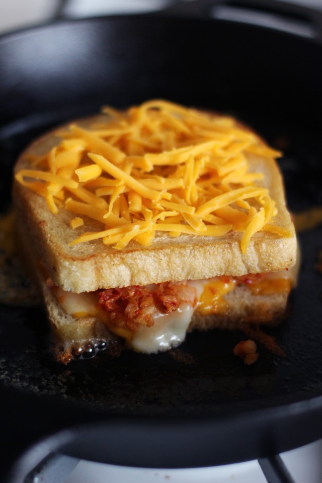 Inside-out grilled cheese | HonestlyYUM