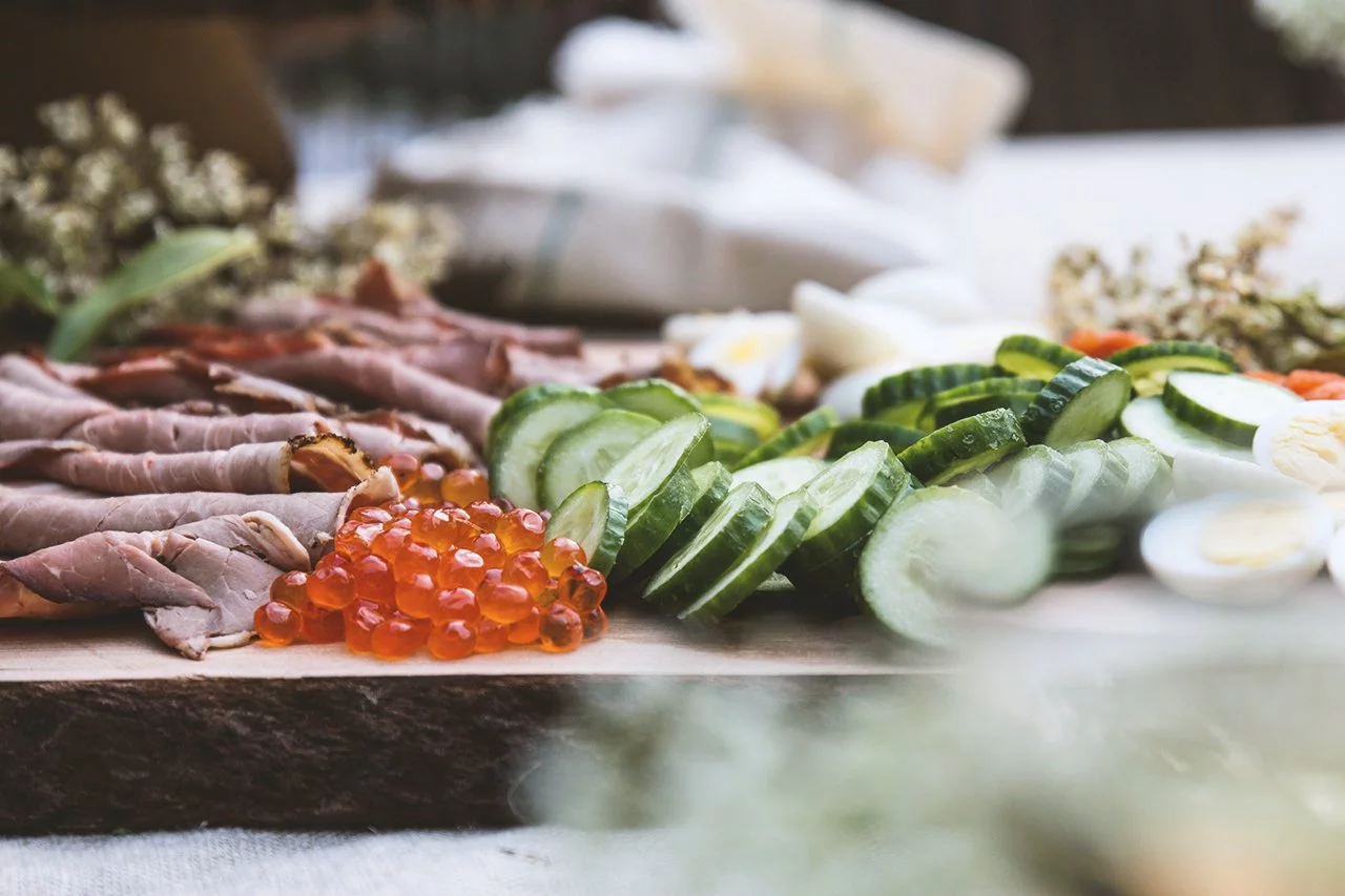 A Midsummer Celebration by HonestlyYUM + Spotted SF | honestlyyum.com @honestlyyum #midsummer #picnic