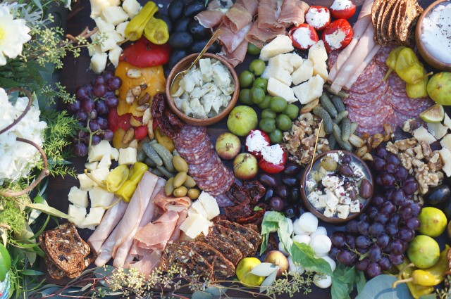 Antipasti platter | HonestlyYUM