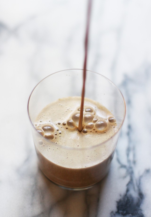 Coffee smoothie | HonestlyYUM