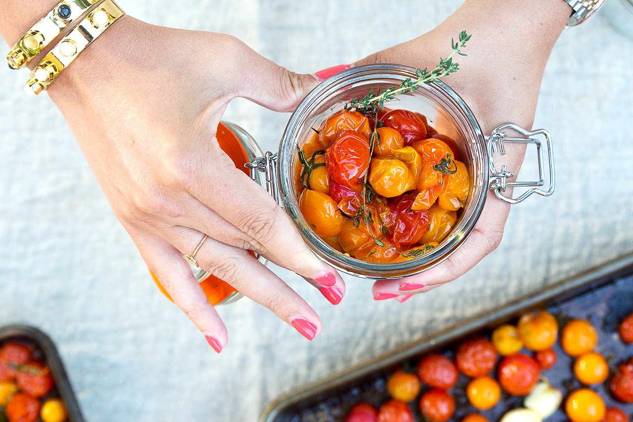 Tomato Confit Recipe | HonestlyYUM