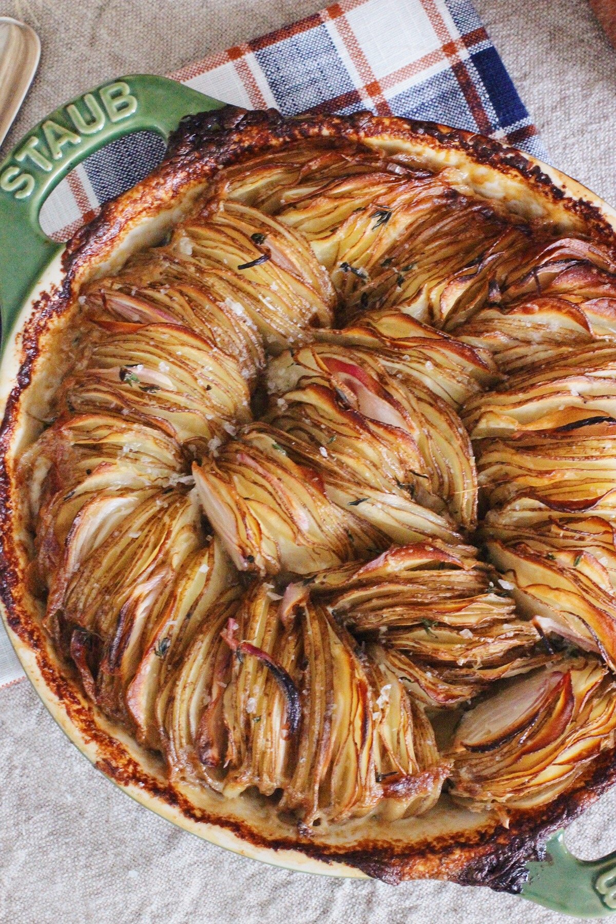 http://honestlyyum.com/wp-content/uploads/2015/11/hasselbackpotatogratin6.jpg