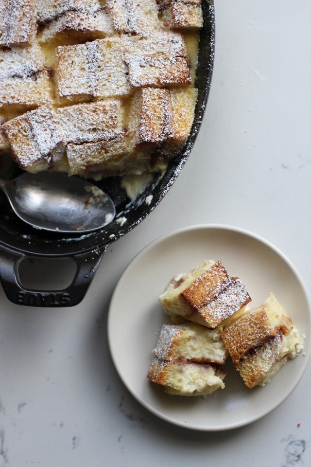 PB & J Bread Puddig | HonestlyYUM