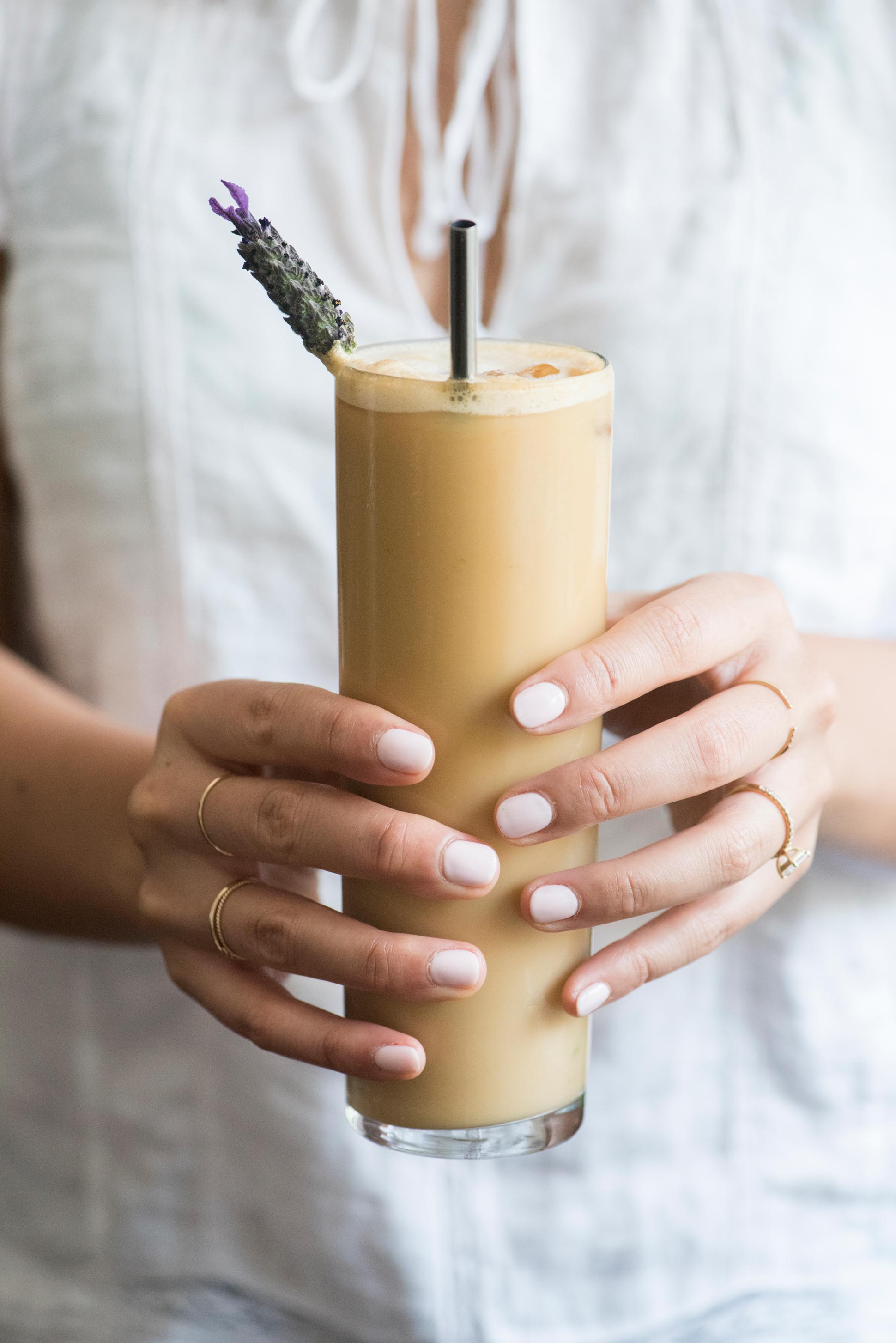 http://honestlyyum.com/wp-content/uploads/2016/05/Iced-lavender-coffee-_-HonestlyYUM.jpg