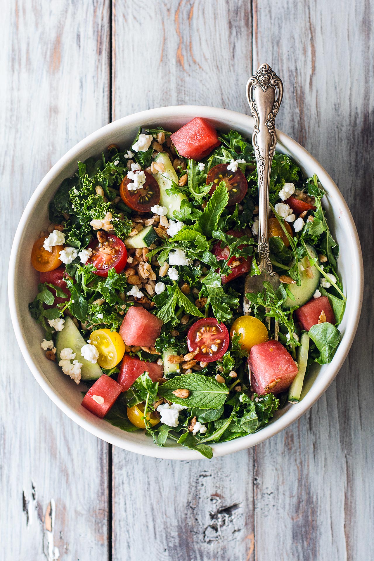 http://honestlyyum.com/wp-content/uploads/2016/06/kale.watermelon.salad_.2.1.jpg