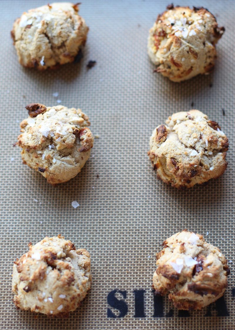 Quinoa & Goji Berry Breakfast Cookies HonestlyYUM