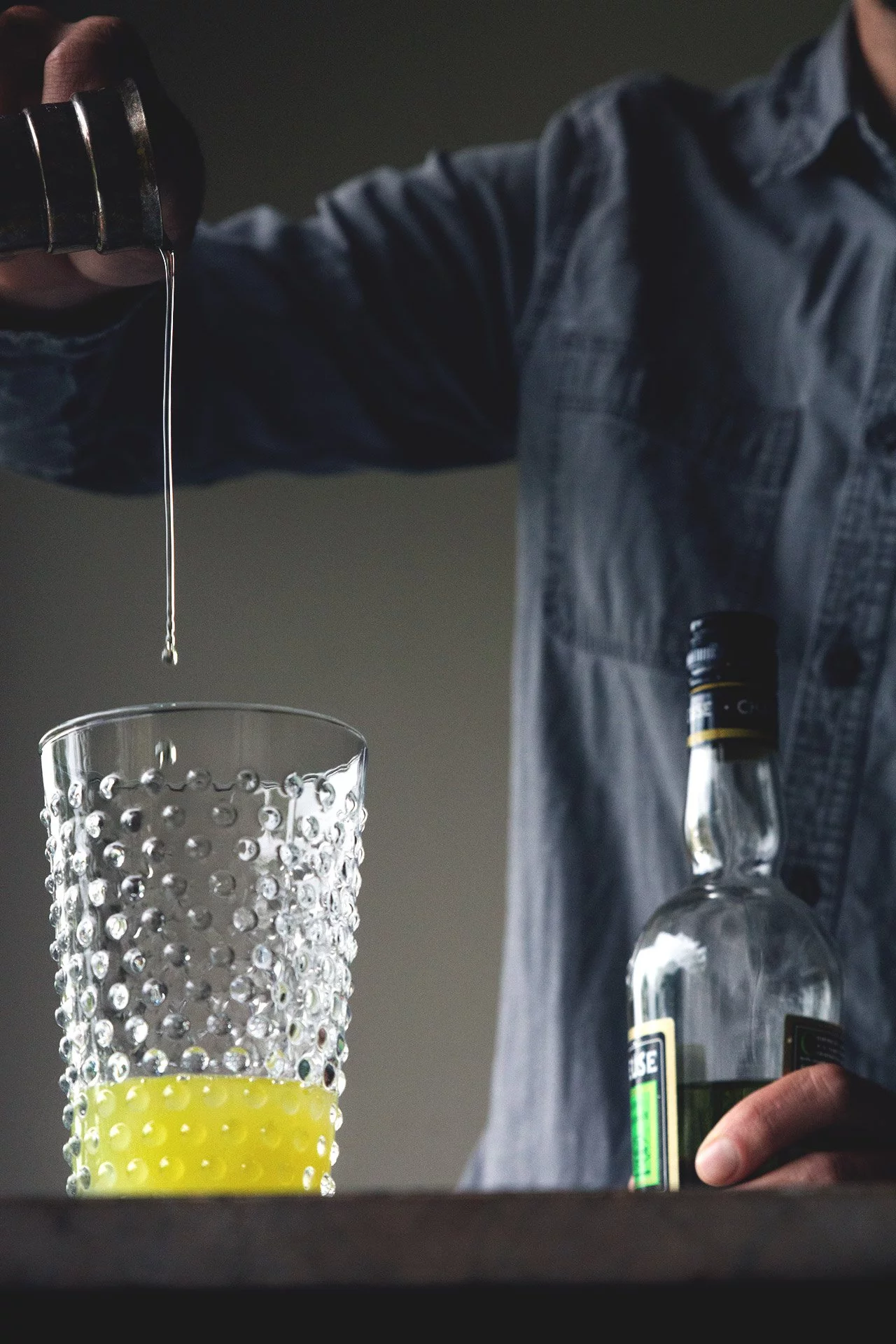 Chartreuse Swizzle / HonestlyYUM | honestlyyum.com)