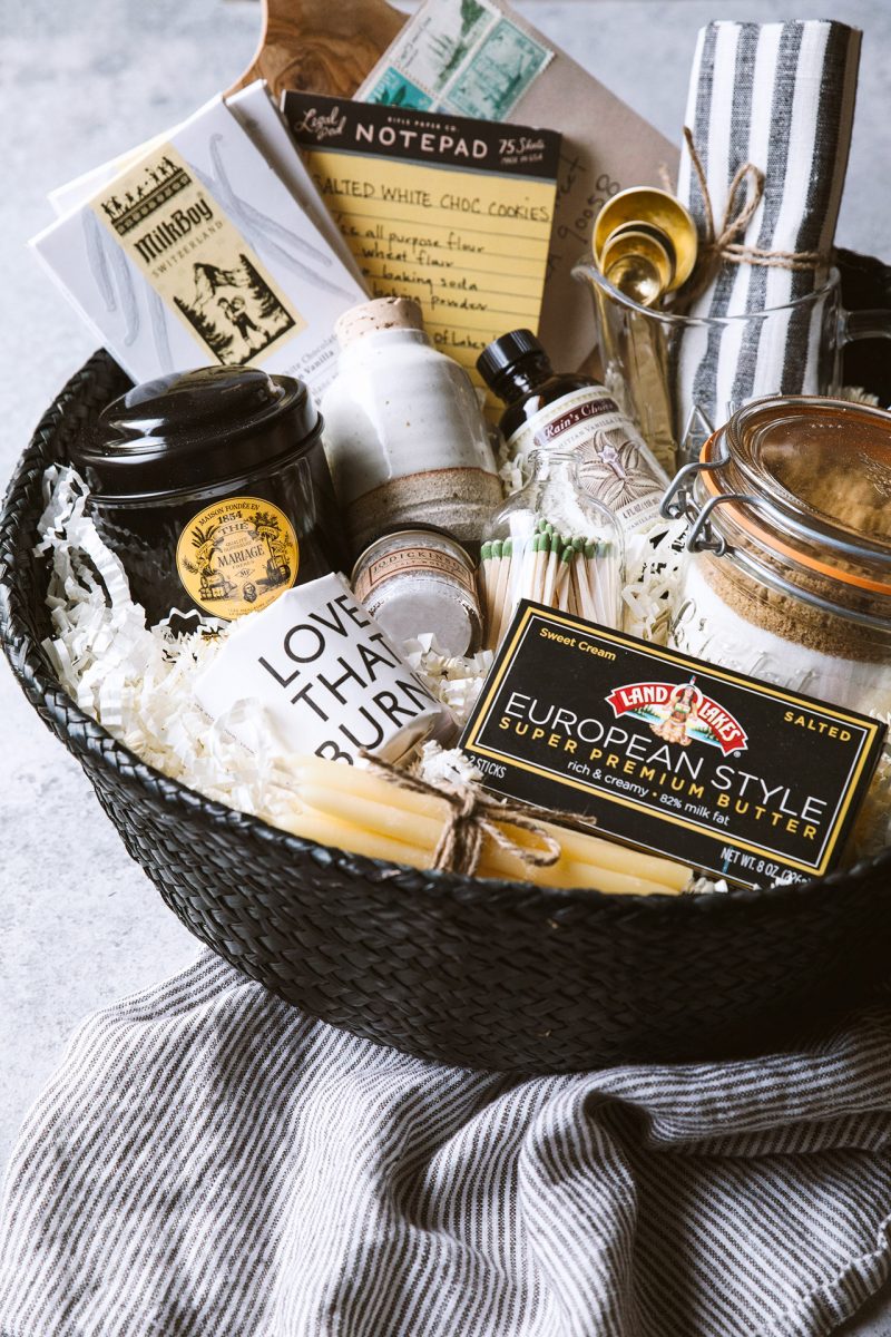 The Holiday Giving Gift Basket – HonestlyYUM