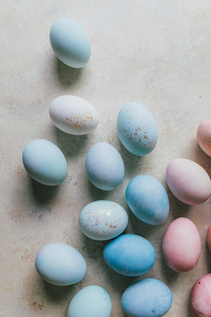 DIY Naturally Dyed Eggs – HonestlyYUM