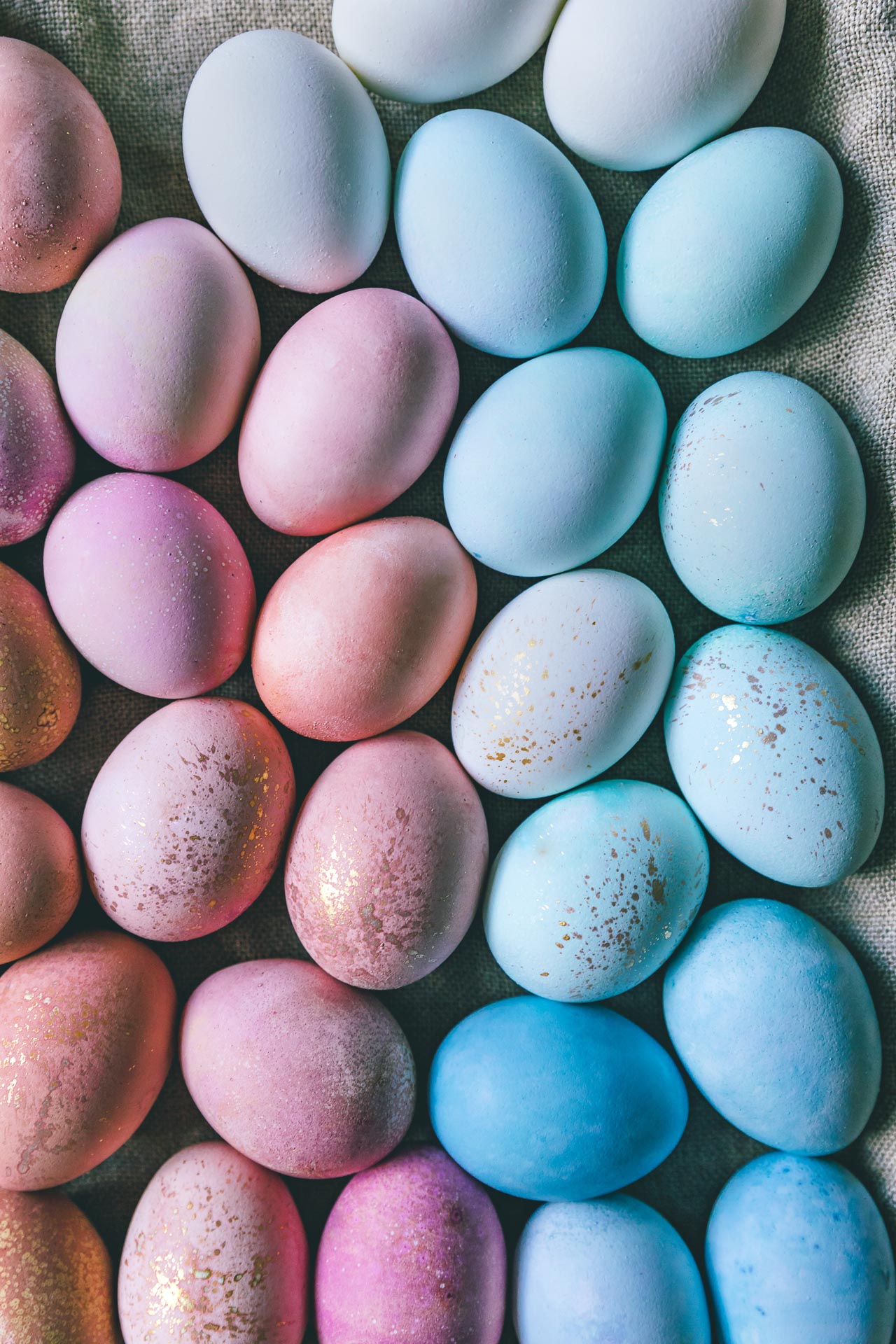 DIY Naturally Dyed Eggs | HonestlyYUM (honestlyyum.com)