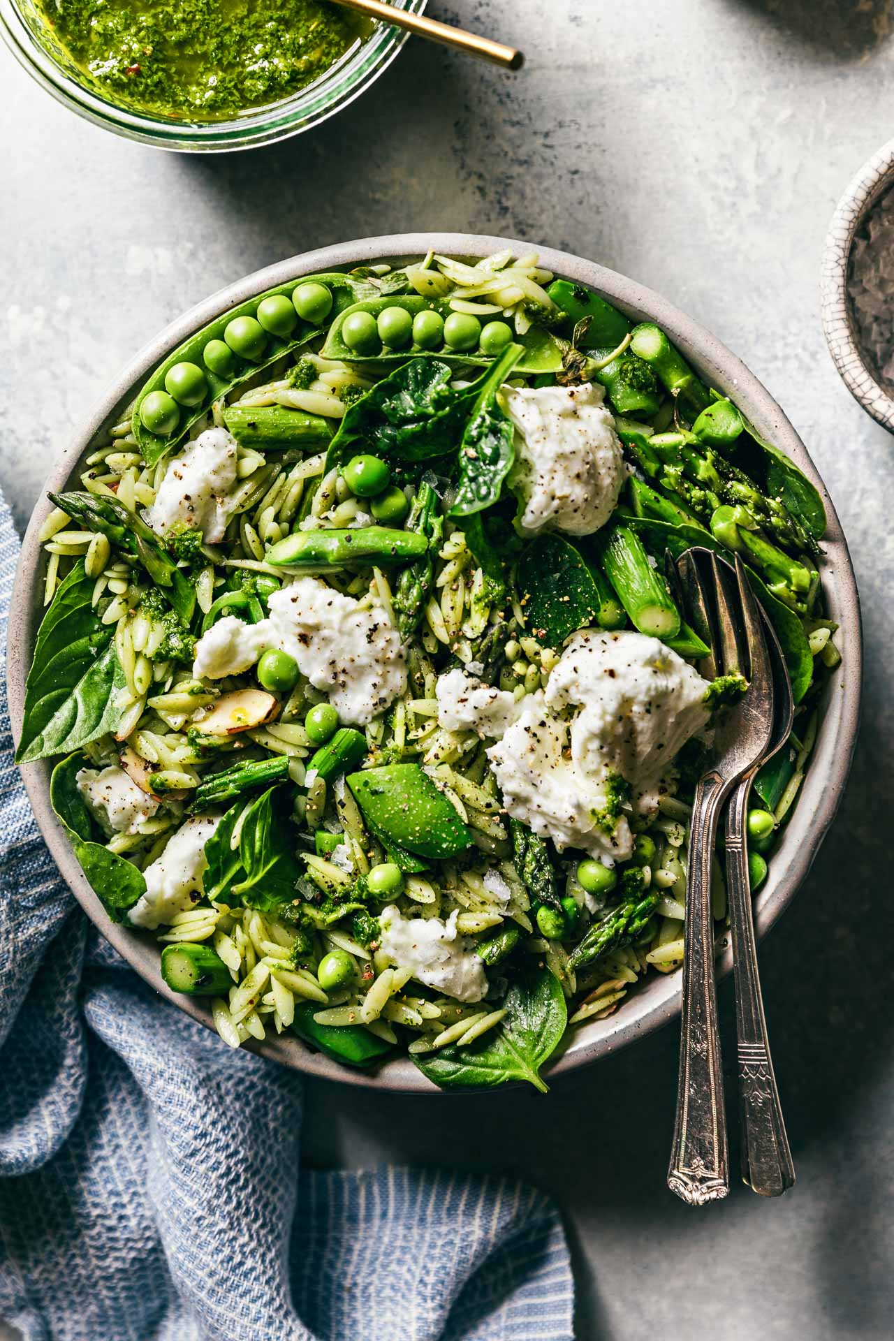 Green Orzo Salad w/ Basil Vinaigrette | HonestlyYUM (honestlyyum.com) #salad #vegetarian #recipe