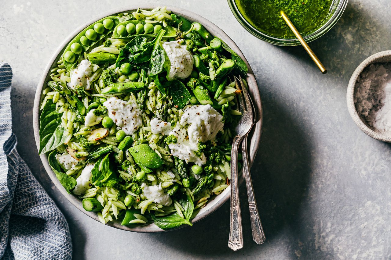 Green Orzo Salad w/ Basil Vinaigrette | HonestlyYUM (honestlyyum.com) #salad #vegetarian #recipe