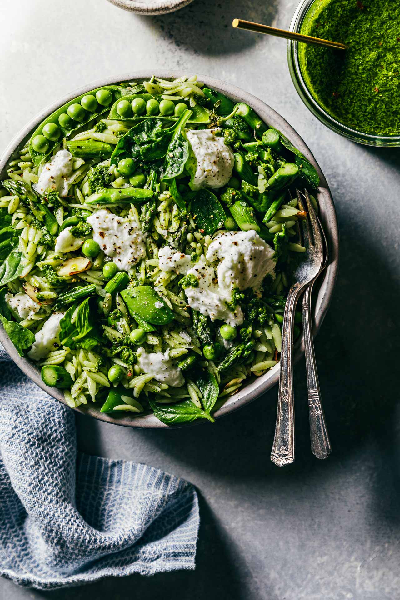Green Orzo Salad w/ Basil Vinaigrette | HonestlyYUM (honestlyyum.com) #salad #vegetarian #recipe