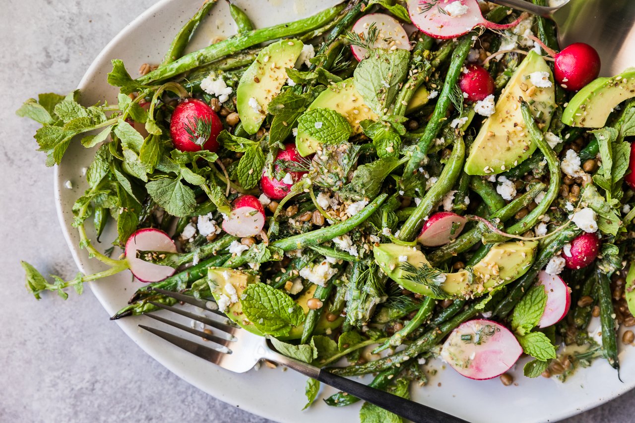 Grilled Green Bean Salad | HonestlyYUM (honestlyyum.com)