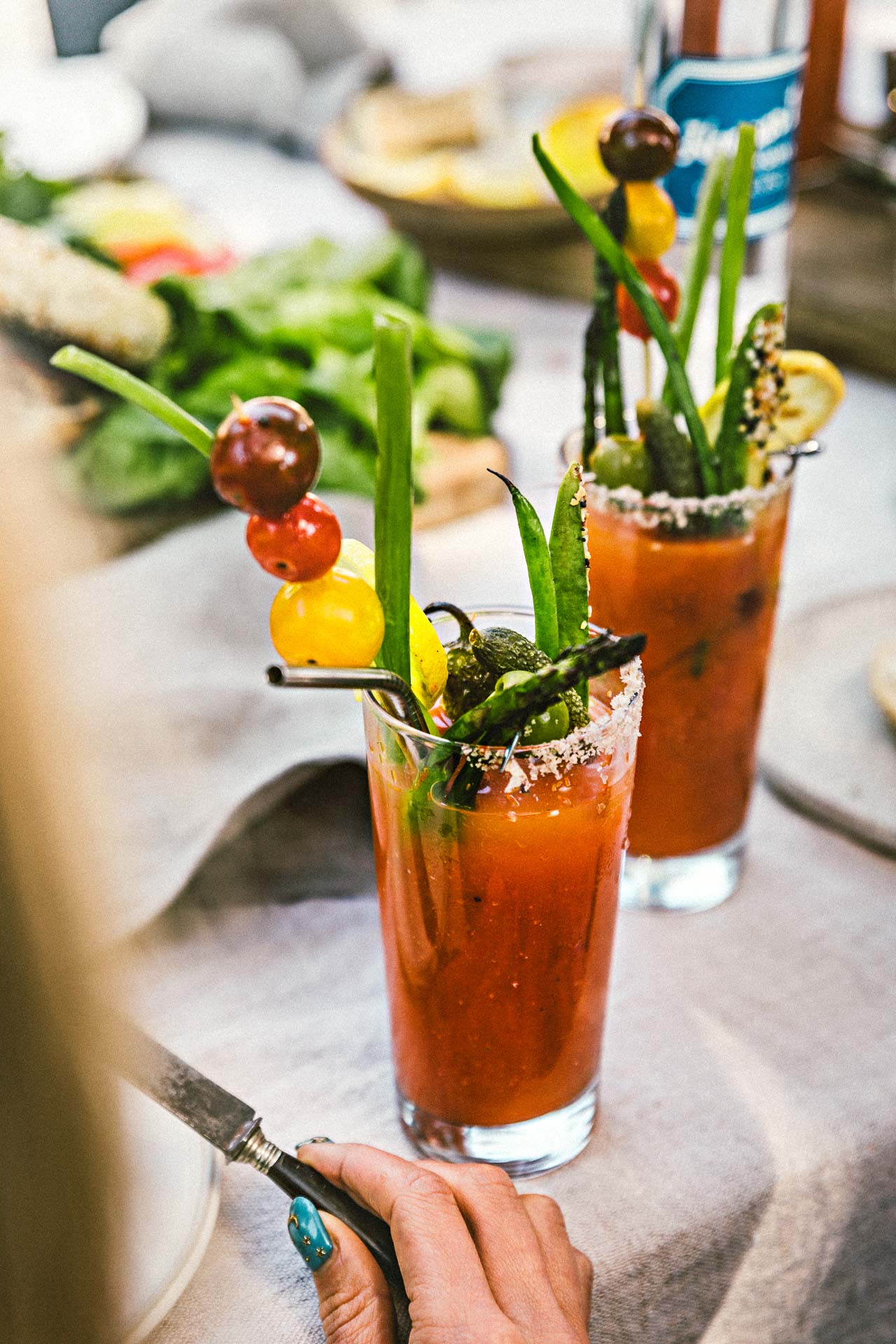 Grilled Bloody Mary | HonestlyYUM (honestlyyum.com) #cocktails #grilling #recipes #bloodymary #vodka