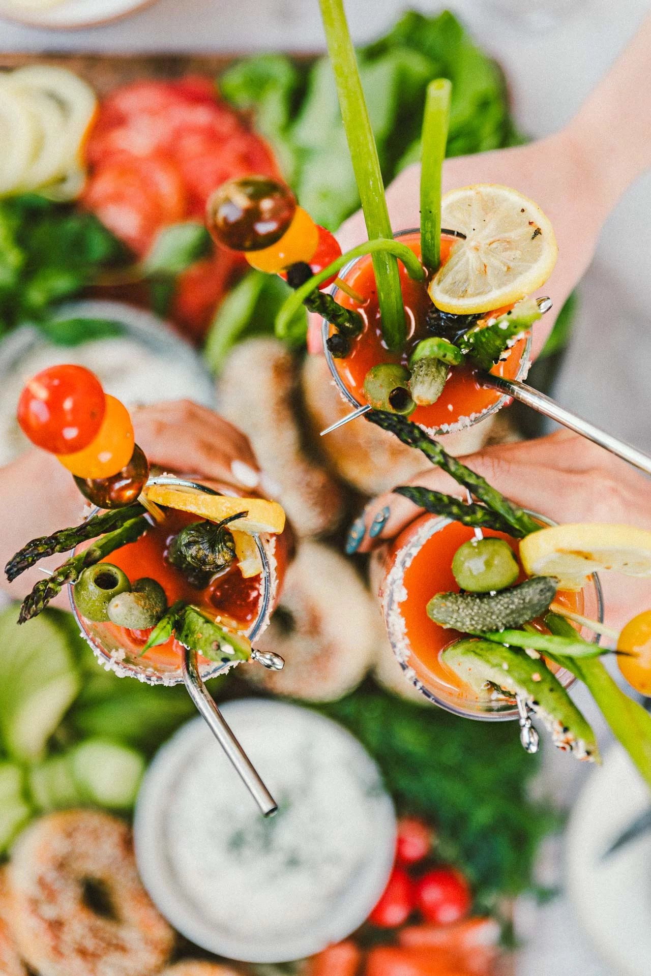 Grilled Bloody Mary | HonestlyYUM (honestlyyum.com) #cocktails #grilling #recipes #bloodymary #vodka