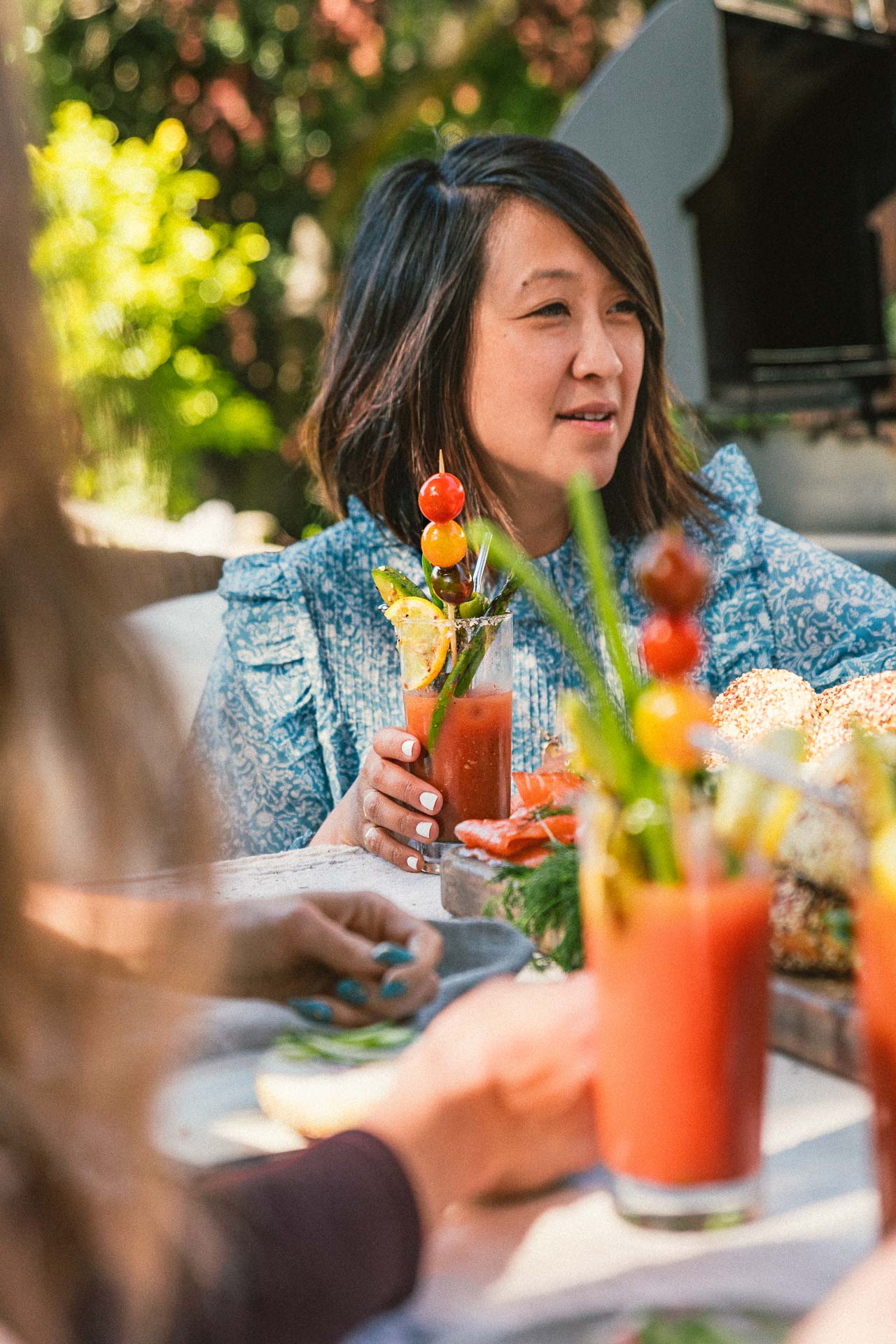 Grilled Bloody Mary | HonestlyYUM (honestlyyum.com) #cocktails #grilling #recipes #bloodymary #vodka