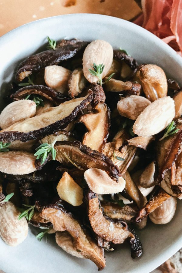 Black Truffle Almonds + Roasted Shiitake Mushroom Mix HonestlyYUM
